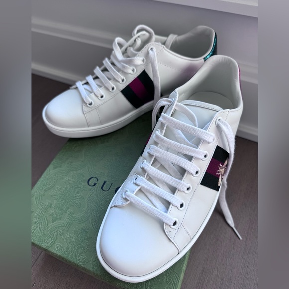 Women’s Gucci Ace Sneaker with Bee size 38 - Picture 4 of 11
